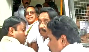 shashi-tharoor...